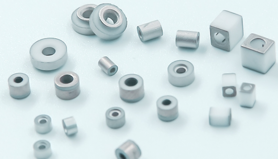 Metallized ceramic insulators