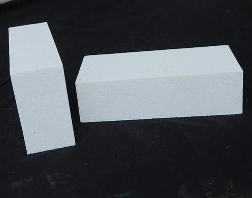 99.51% AL2O3 CORUNDUM BRICKS HIGH ALUMINA REFRACTORY BRICKS 1800 C SERVICE TEMPERATURE